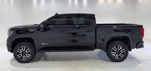 Onyx Black 2025 GMC Sierra 1500 AT4