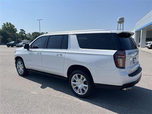 2023 Chevrolet Suburban 4WD High Country