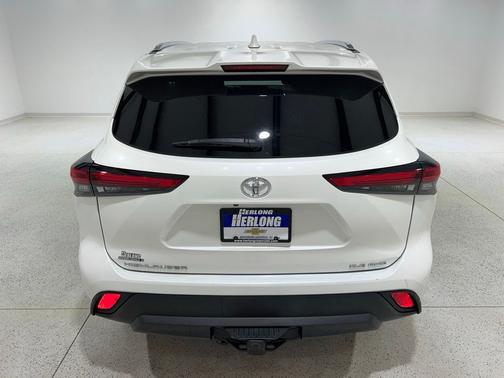 Blizzard Pearl 2021 Toyota Highlander XLE