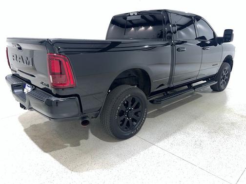 Diamond Black Crystal Pearlcoat 2025 RAM 2500 Laramie