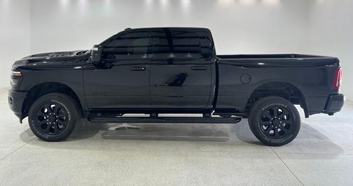 Diamond Black Crystal Pearlcoat 2025 RAM 2500 Laramie