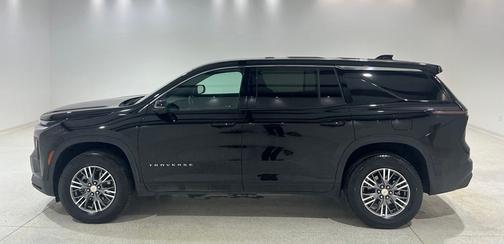 Mosaic Black Metallic 2024 Chevrolet Traverse LS