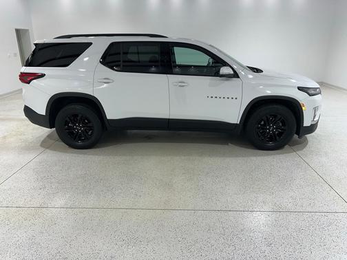 Summit White 2023 Chevrolet Traverse LT