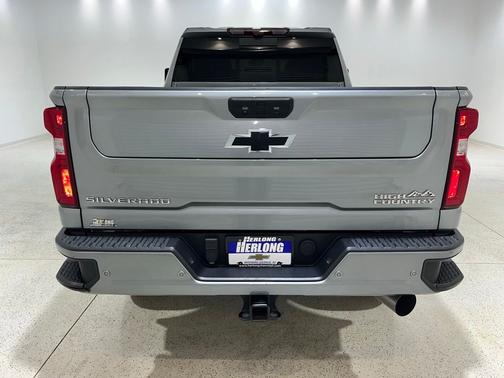 Sterling Gray Metallic 2024 Chevrolet Silverado 2500 High Country