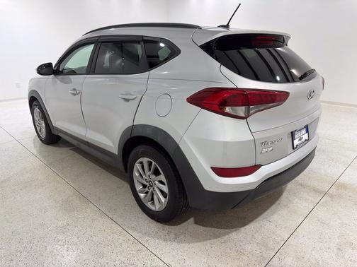 Molten Silver 2016 Hyundai TUCSON SE