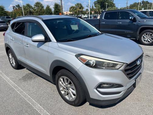 Molten Silver 2016 Hyundai TUCSON SE