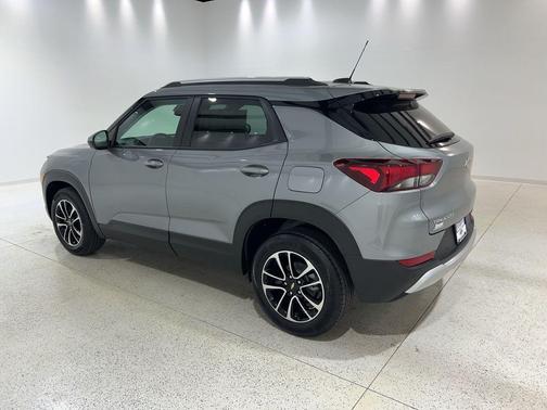 Sterling Gray Metallic 2026 Chevrolet Trailblazer LT