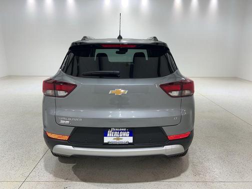 Sterling Gray Metallic 2026 Chevrolet Trailblazer LT