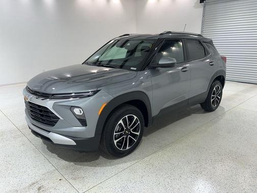 Sterling Gray Metallic 2026 Chevrolet Trailblazer LT