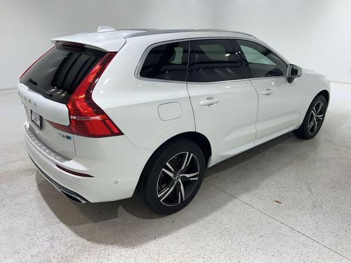 2018 Volvo XC60 T6 R-Design