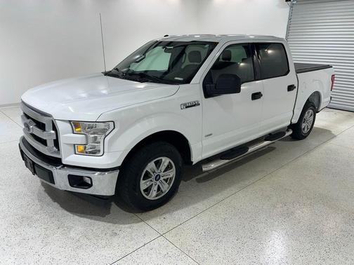 OXFORD WHITE 2017 Ford F-150 XLT