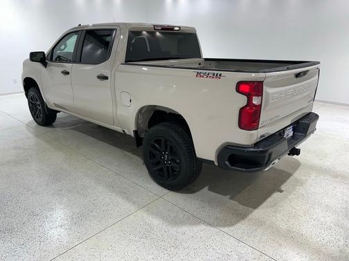 White Sands 2026 Chevrolet Silverado 1500 Custom Trail Boss