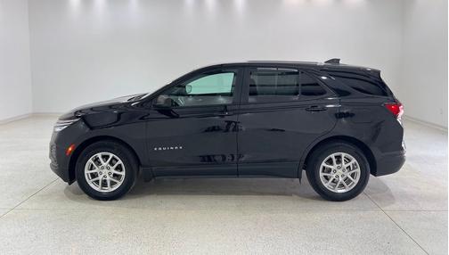 Mosaic Black Metallic 2022 Chevrolet Equinox LS
