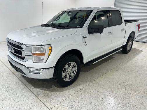 Oxford White 2022 Ford F-150 XLT