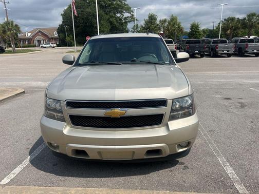 Champagne Silver Metallic 2013 Chevrolet Tahoe LT