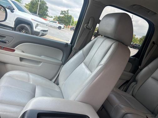 Champagne Silver Metallic 2013 Chevrolet Tahoe LT