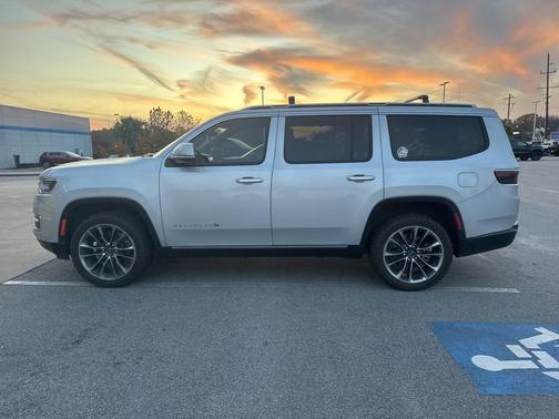 2022 Jeep Wagoneer Series III 4x4