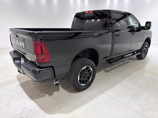 Diamond Black Crystal Pearlcoat 2025 RAM 2500 Laramie