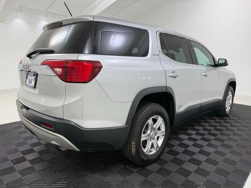 Quicksilver Metallic 2019 GMC Acadia SLE-1