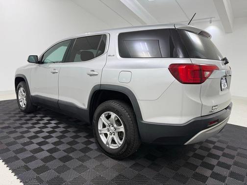 Quicksilver Metallic 2019 GMC Acadia SLE-1
