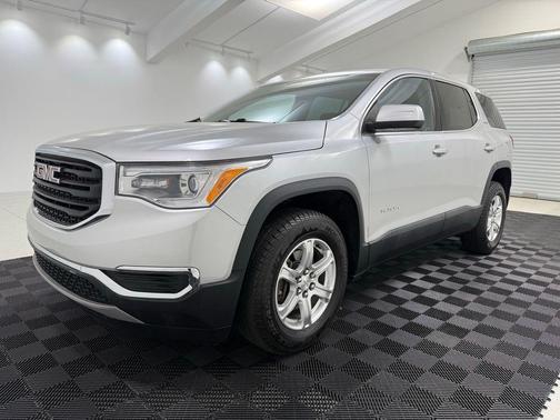 Quicksilver Metallic 2019 GMC Acadia SLE-1