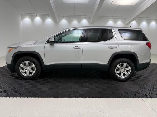 Quicksilver Metallic 2019 GMC Acadia SLE-1