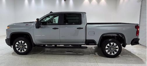 Sterling Gray Metallic 2026 Chevrolet Silverado 2500 Custom