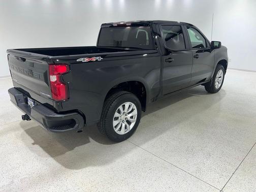 Black 2026 Chevrolet Silverado 1500 Custom