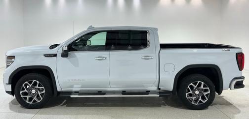 Glacier White Tricoat 2026 GMC Sierra 1500 SLT