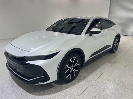 2025 Toyota Crown XLE