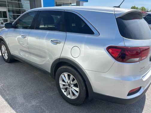 Sparkling Silver 2019 Kia Sorento L