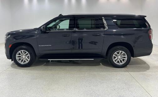 Dark Ash Metallic 2024 Chevrolet Suburban LT