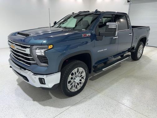 Lakeshore Blue Metallic 2025 Chevrolet Silverado 2500 LTZ