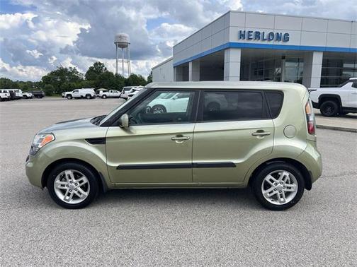 2011 Kia Soul +