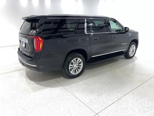 Onyx Black 2024 GMC Yukon XL SLT