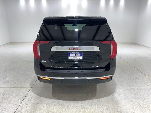 Onyx Black 2024 GMC Yukon XL SLT