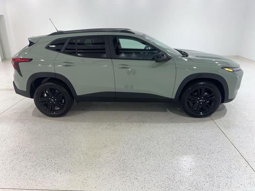Cacti Green 2026 Chevrolet Trax FWD ACTIV