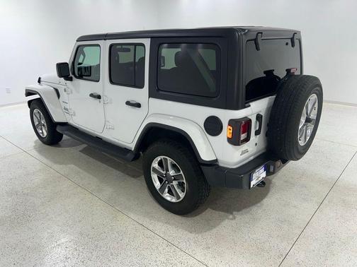 Bright White Clearcoat 2020 Jeep Wrangler Unlimited Sahara