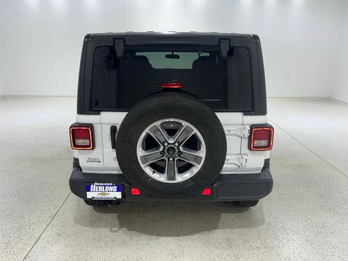 Bright White Clearcoat 2020 Jeep Wrangler Unlimited Sahara