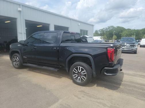Onyx Black 2023 GMC Sierra 1500 AT4