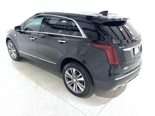 Stellar Black Metallic 2020 Cadillac XT5 Premium Luxury
