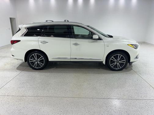 Majestic White 2019 INFINITI QX60 Luxe