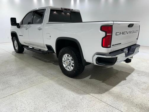 Iridescent Pearl Tricoat 2024 Chevrolet Silverado 2500 LTZ
