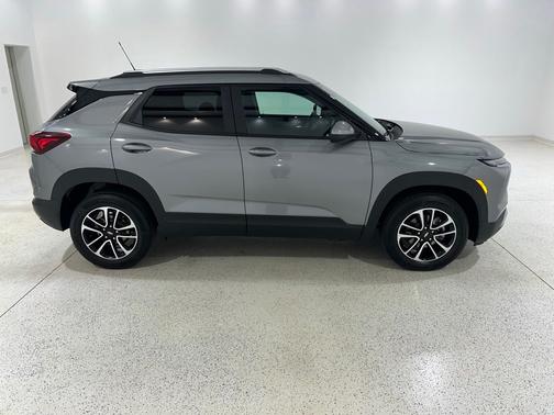 Sterling Gray Metallic 2025 Chevrolet Trailblazer LT