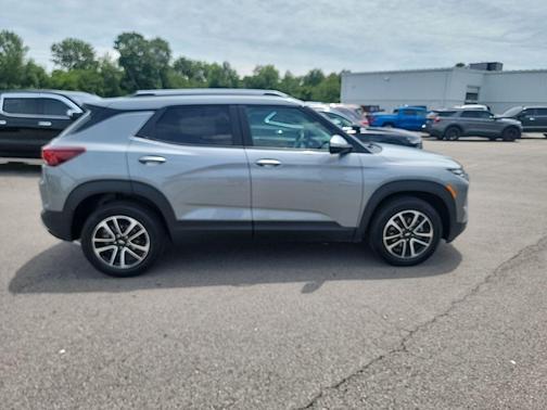 Sterling Gray Metallic 2025 Chevrolet Trailblazer LT