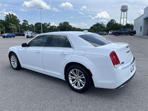 2017 Chrysler 300 Limited