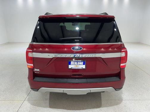 RUBY RED METALLIC TINTED CC 2018 Ford Expedition XLT