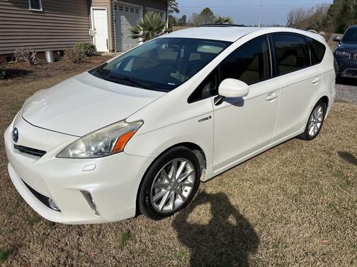 2013 Toyota Prius v Five