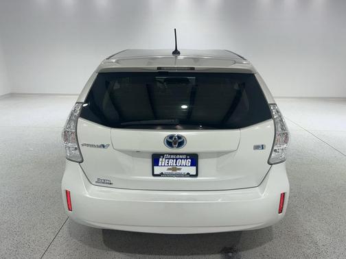 2013 Toyota Prius v Five