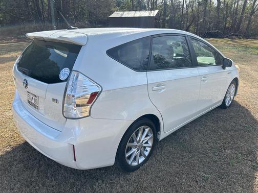2013 Toyota Prius v Five